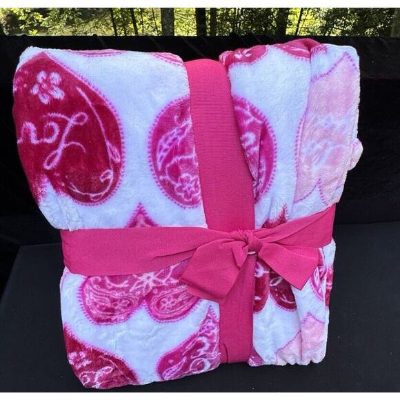 Brand New HD Designs Holiday Throw Valentines Day Collection Micro-Plush Blanket - Picture 4 of 6